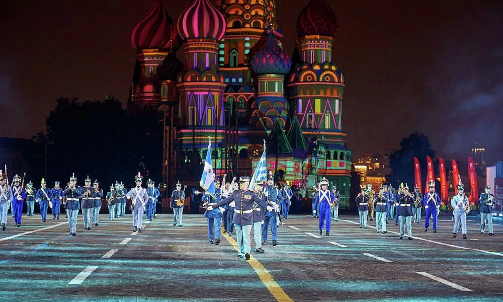 Μόσχα: Μάγεψε η ελληνική στρατιωτική μπάντα σε μουσικό φεστιβάλ στη Κόκκινη Πλατεία(εικόνες)